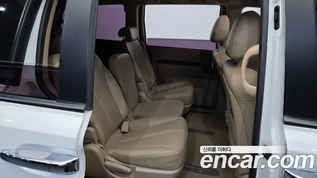 Kia Carnival 2014 thumb 12