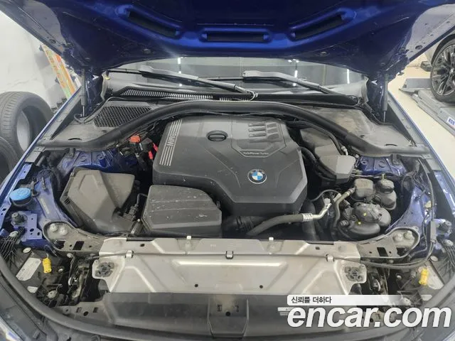 BMW 3-Series 2023 thumb 6