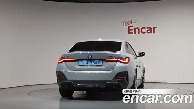 BMW i4 2023 thumb 3