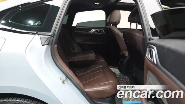 BMW i4 2023 thumb 10