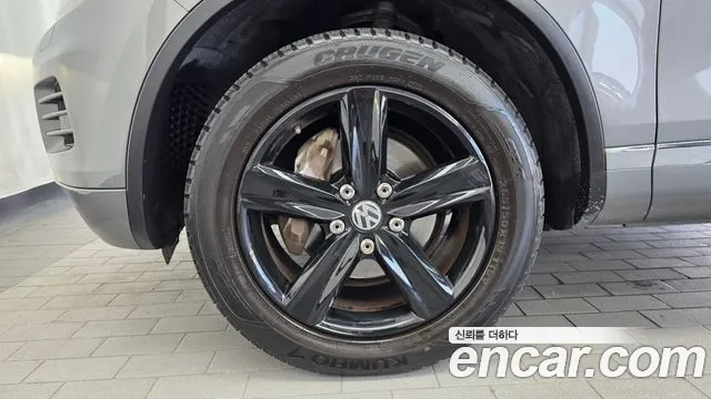 Volkswagen Touareg 2012 thumb 5