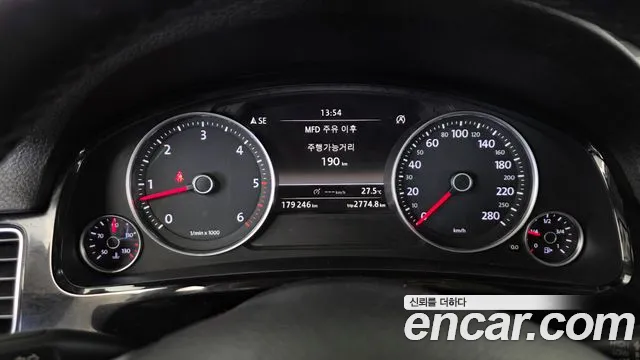 Volkswagen Touareg 2012 thumb 8