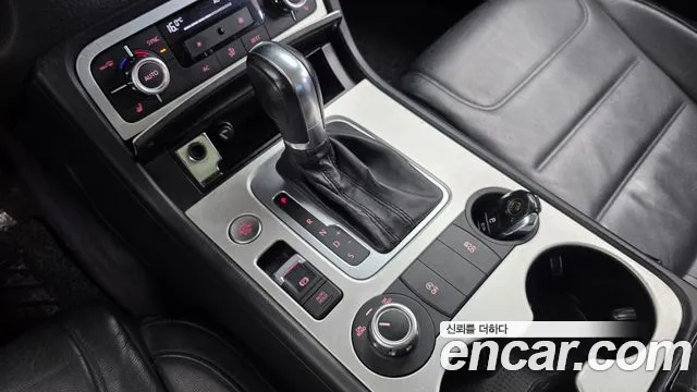 Volkswagen Touareg 2012 thumb 9