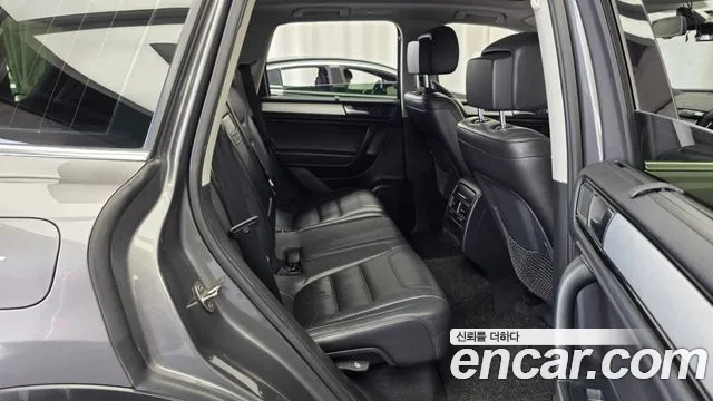 Volkswagen Touareg 2012 thumb 12