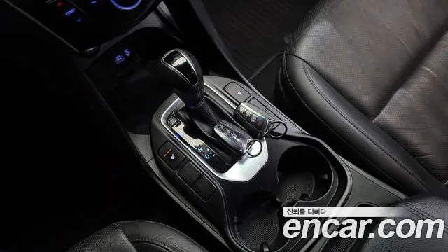Hyundai Santa Fe 2015 thumb 9