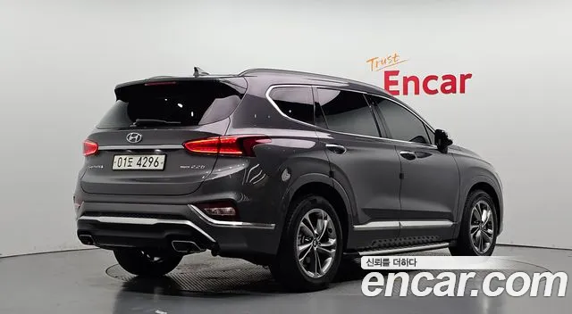 Hyundai Santa Fe 2018 thumb 2
