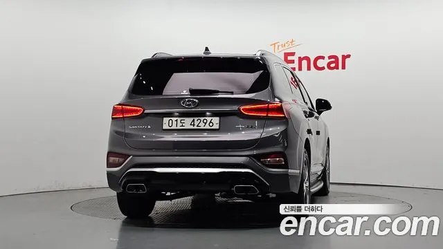 Hyundai Santa Fe 2018 thumb 4