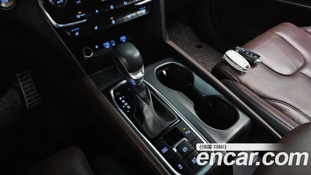 Hyundai Santa Fe 2018 thumb 9