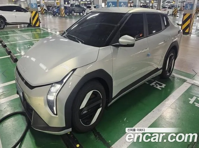 Kia EV4 2026 thumb 2