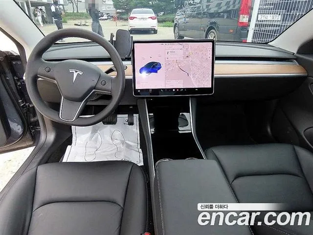 Tesla Model 3 2020 thumb 7