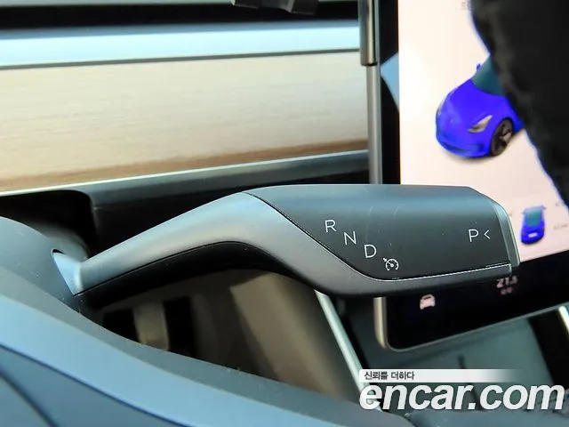 Tesla Model 3 2020 thumb 9