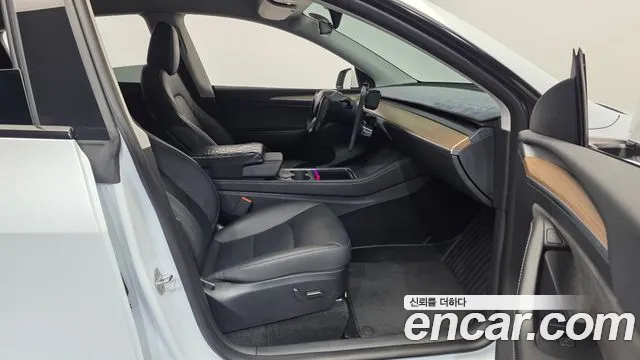 Tesla Model Y 2024 thumb 11