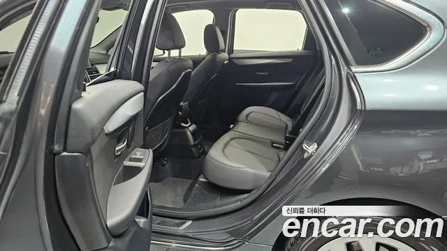 BMW 2-Series 2019 thumb 11