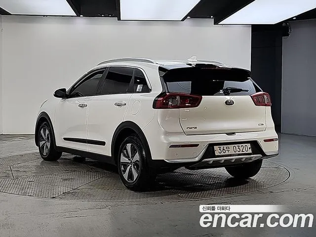 Kia Niro 2016 thumb 3