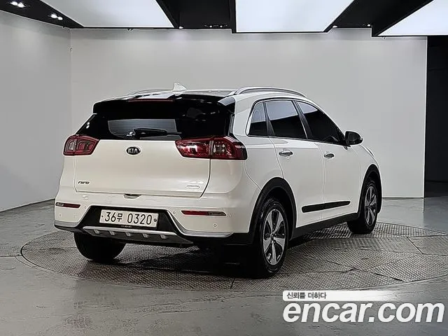 Kia Niro 2016 thumb 4
