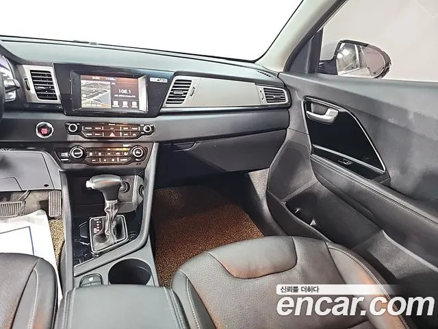 Kia Niro 2016 thumb 10
