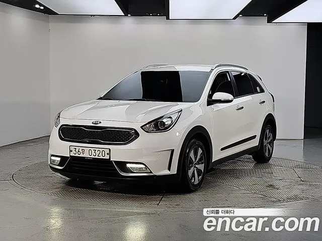 Kia Niro 2016 thumb 11
