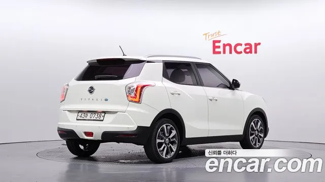 KG_Mobility_Ssangyong TIBOLI 2015 thumb 2