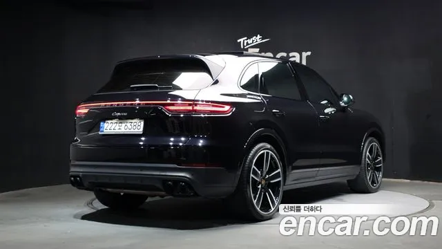 Porsche Cayenne 2021 thumb 2