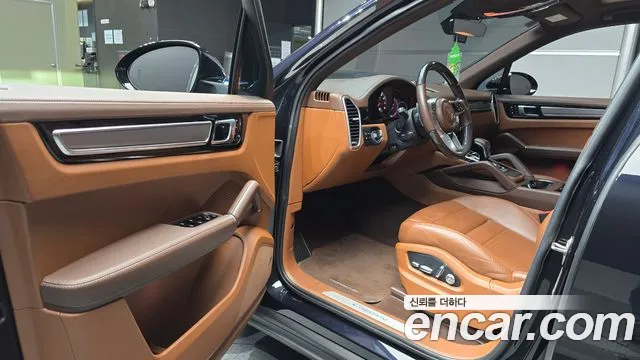 Porsche Cayenne 2021 thumb 10