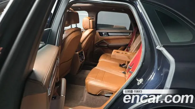 Porsche Cayenne 2021 thumb 12
