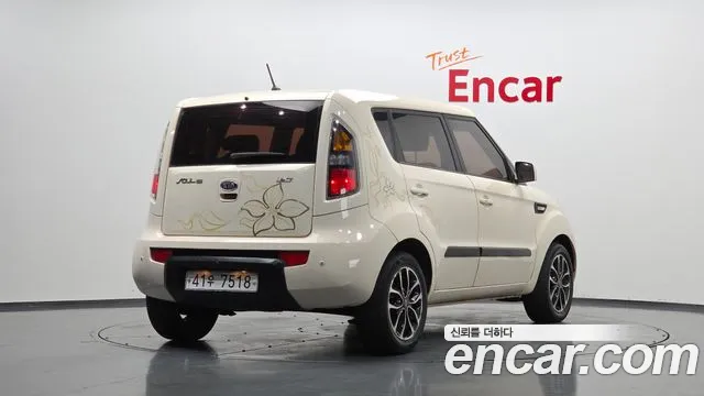 Kia Soul 2010 thumb 2