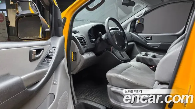 Hyundai Starex 2019 thumb 10