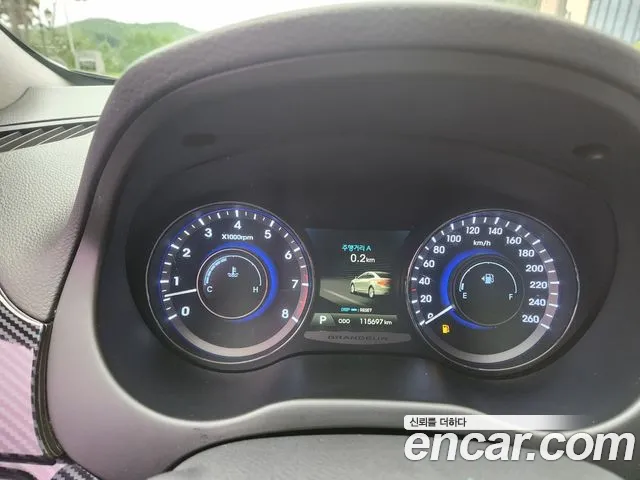 Hyundai Grandeur 2013 thumb 9