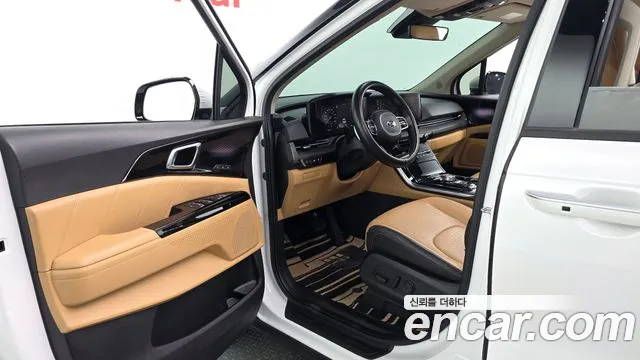 Kia Carnival 2021 thumb 10