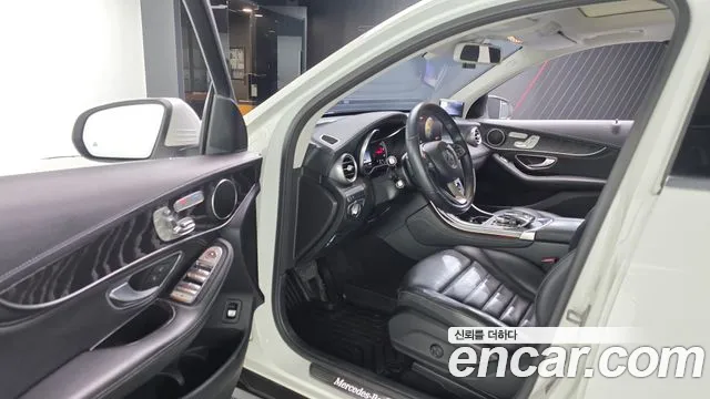 Mercedes-Benz GLC 2018 thumb 10