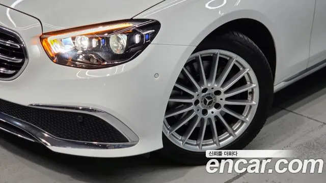 Mercedes-Benz E-Класс 2023 thumb 3