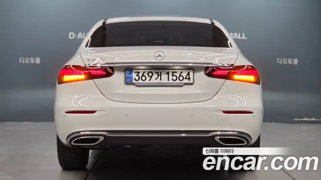 Mercedes-Benz E-Класс 2023 thumb 5