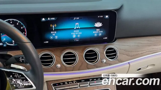 Mercedes-Benz E-Класс 2023 thumb 9