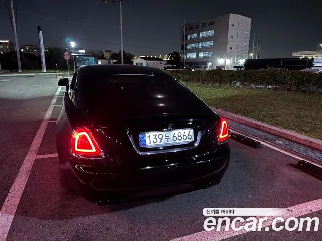 Rolls-Royce Wraith 2021 thumb 3
