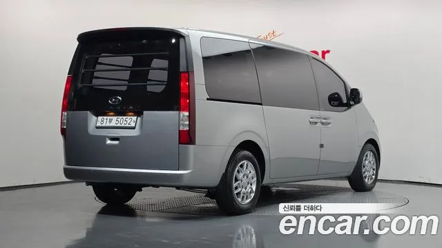 Hyundai Staria 2021 thumb 2