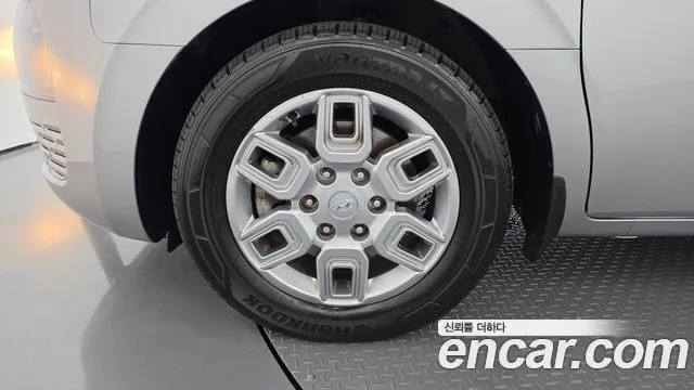 Hyundai Staria 2021 thumb 5