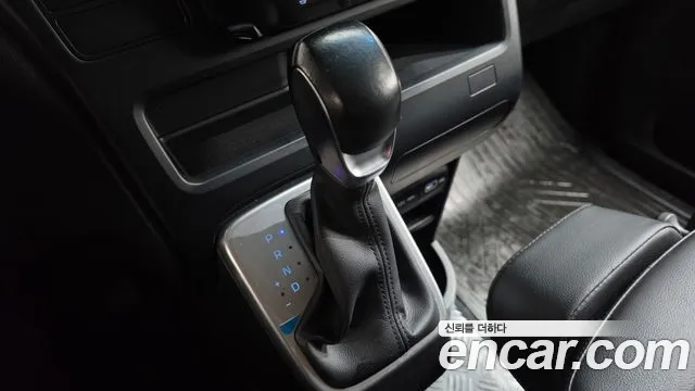Hyundai Staria 2021 thumb 9