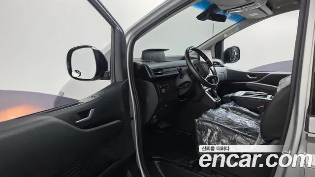 Hyundai Staria 2021 thumb 10