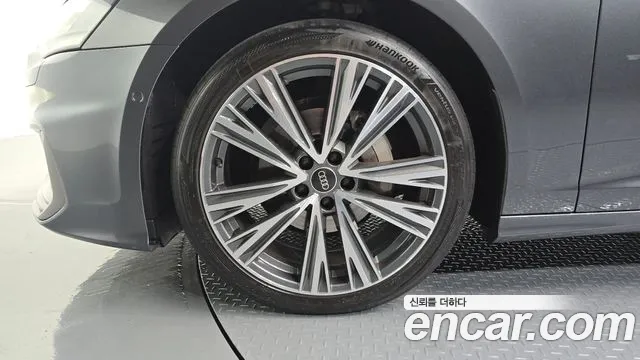 Audi A6 2022 thumb 4