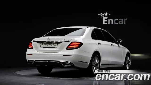 Mercedes-Benz E-Класс 2020 thumb 2