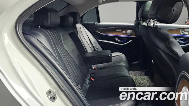 Mercedes-Benz E-Класс 2020 thumb 12