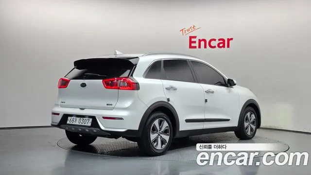 Kia Niro 2016 thumb 2