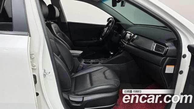 Kia Niro 2016 thumb 11