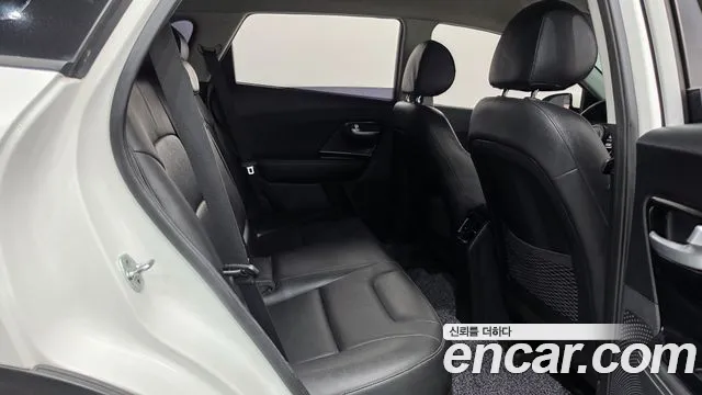 Kia Niro 2016 thumb 12