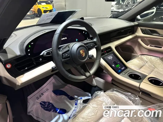 Porsche Taycan 2022 thumb 4