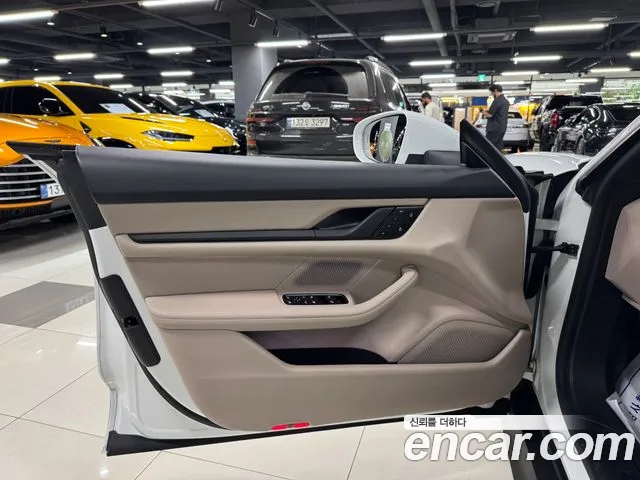 Porsche Taycan 2022 thumb 6