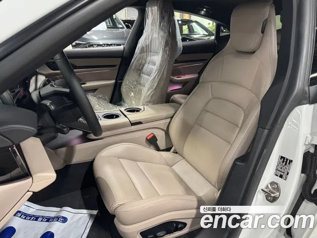Porsche Taycan 2022 thumb 7