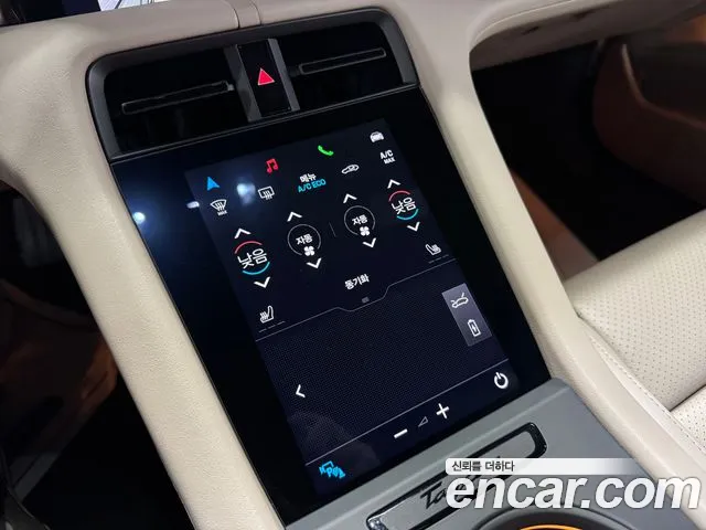Porsche Taycan 2022 thumb 10