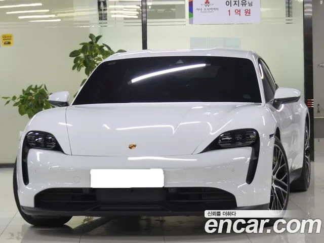 Porsche Taycan 2022 thumb 11