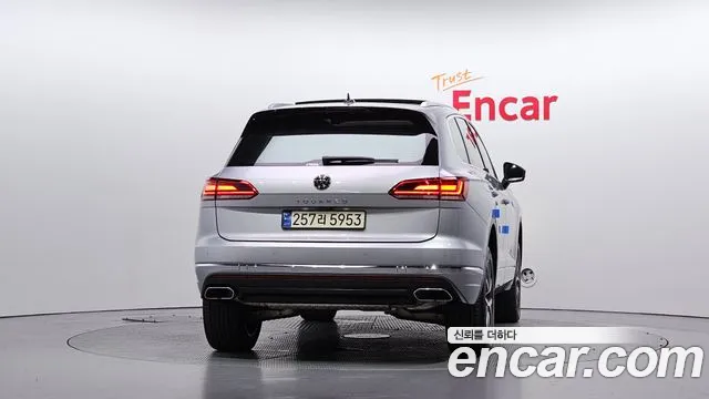 Volkswagen Touareg 2020 thumb 3